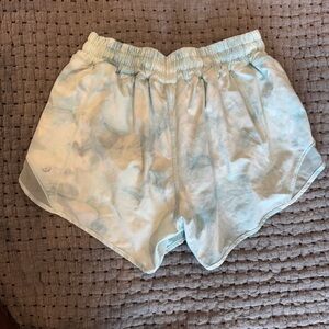 Lululemon Hotty Hot Lined Short Size 6